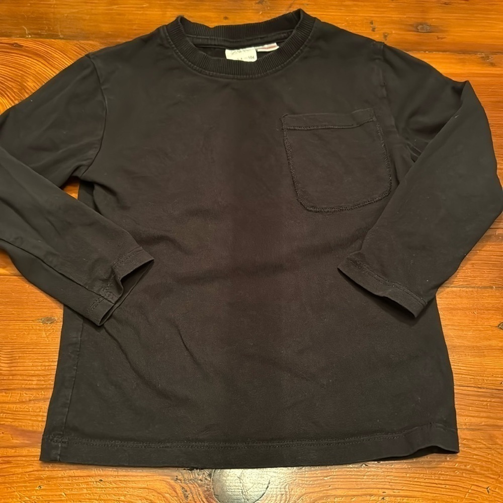 Boys, Zara, long sleeve pocket Tee VGUC